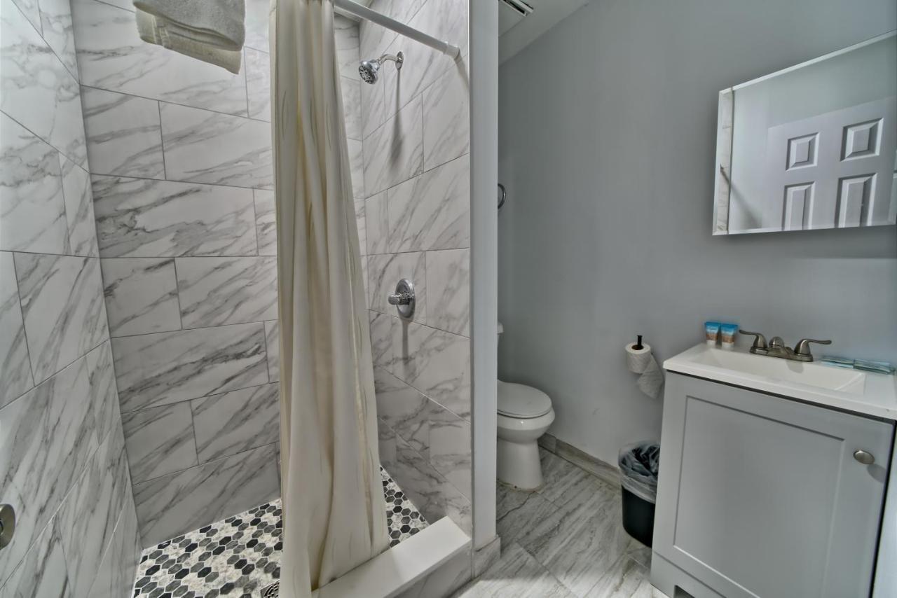 Aqua View Motel Lower Grand Lagoon Экстерьер фото
